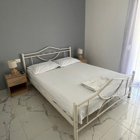Antonis Apartment Paralia Dionysiou Kamer foto